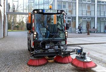 Road deals cleaning machine